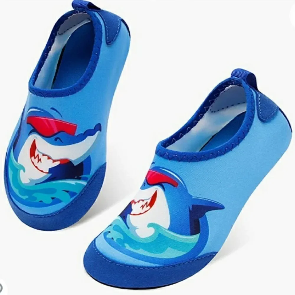 NWT kids water shoes